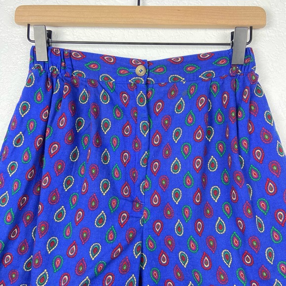 🖤 3/$25 SALE!!!
Vintage Talbots allover geometric print shorts - Picture 3 of 5
